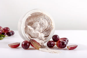 Texture scrub corpo Pinotage Healing Earth con granuli naturali ai semi d’uva e albicocca effetto esfoliante delicato